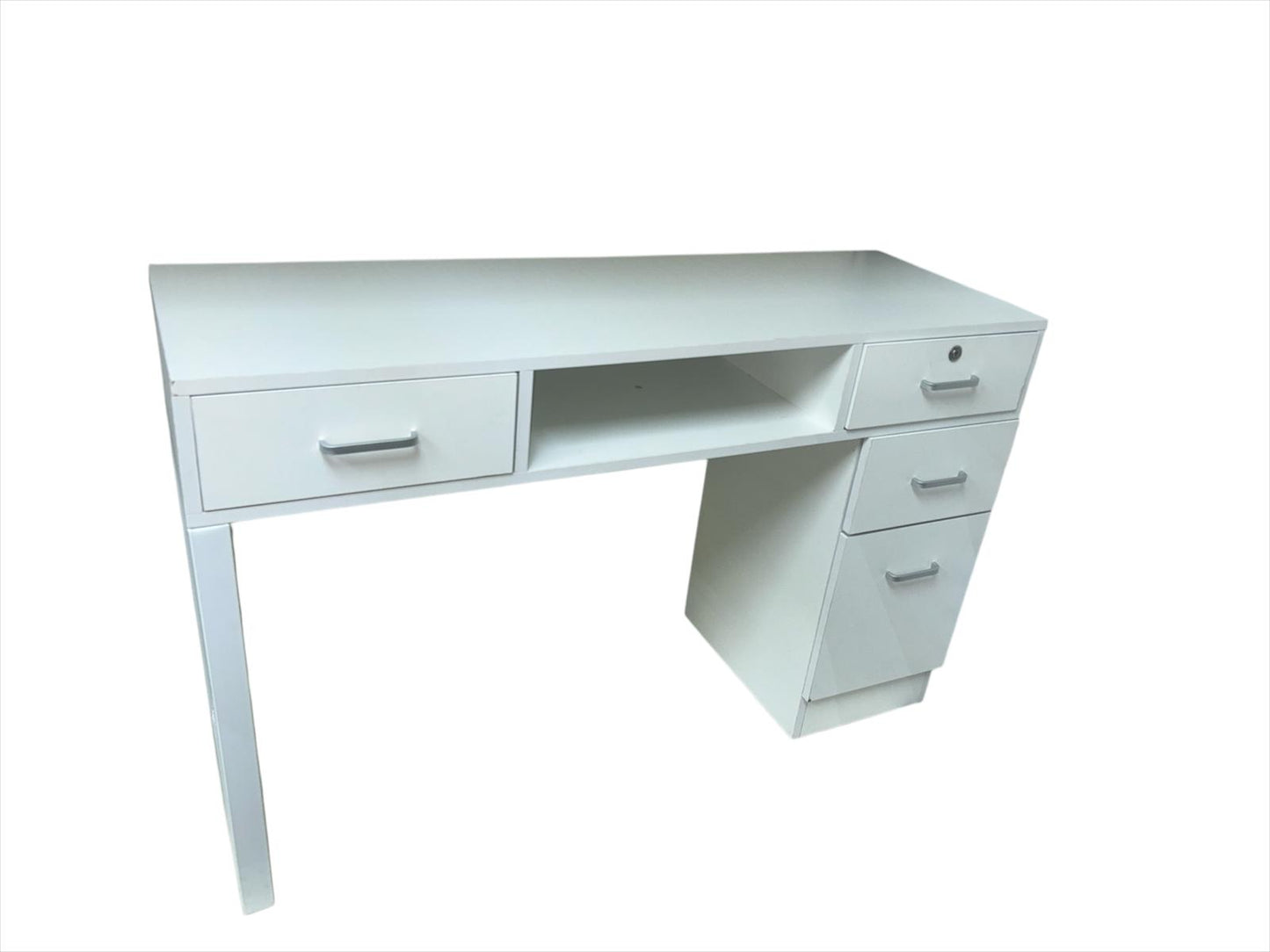 Manicure Tables – Various Sizes & Styles